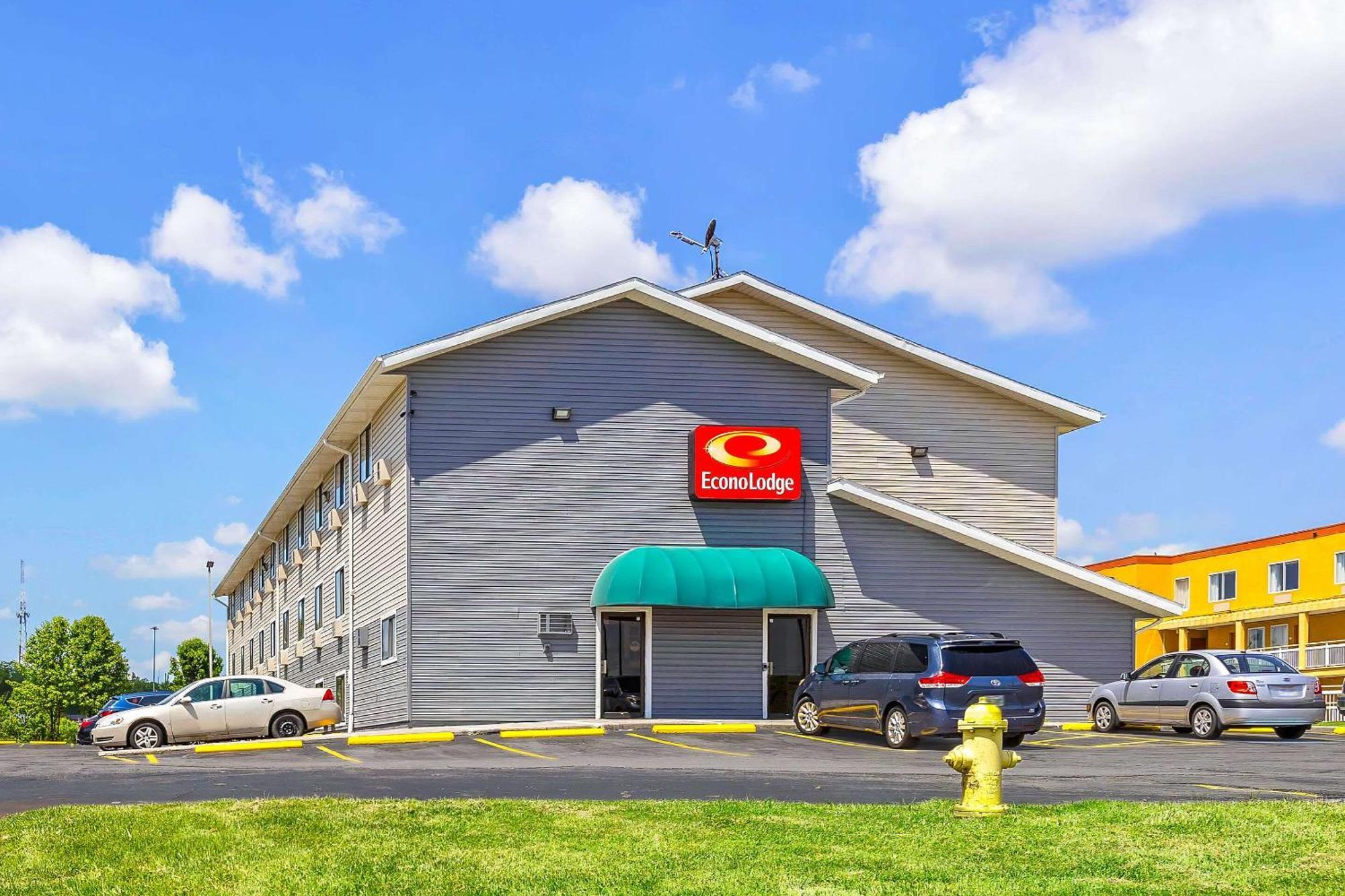 Econo Lodge Akron Montrose Buitenkant foto