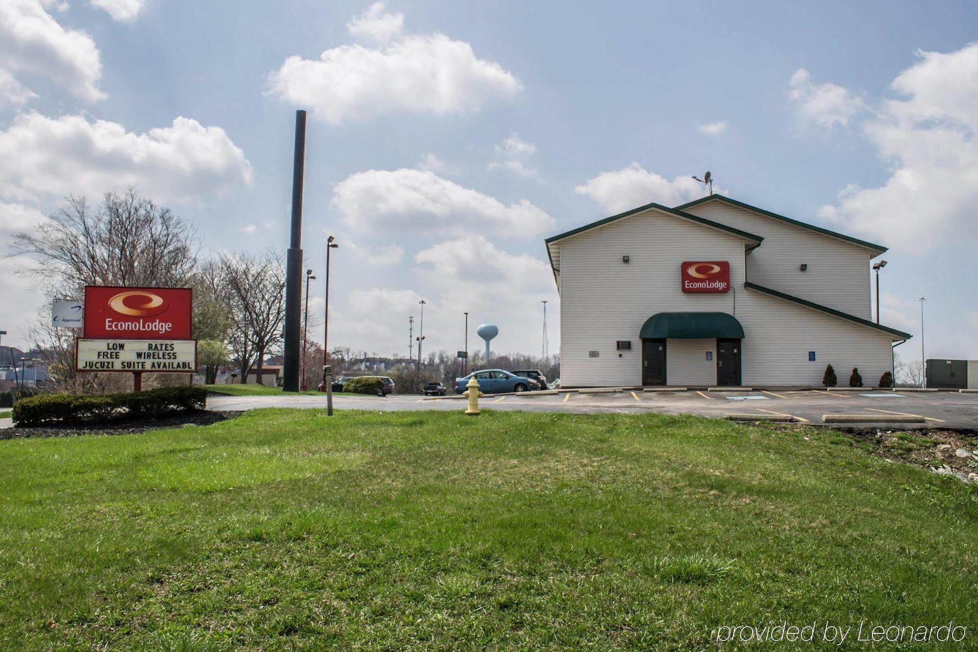 Econo Lodge Akron Montrose Buitenkant foto